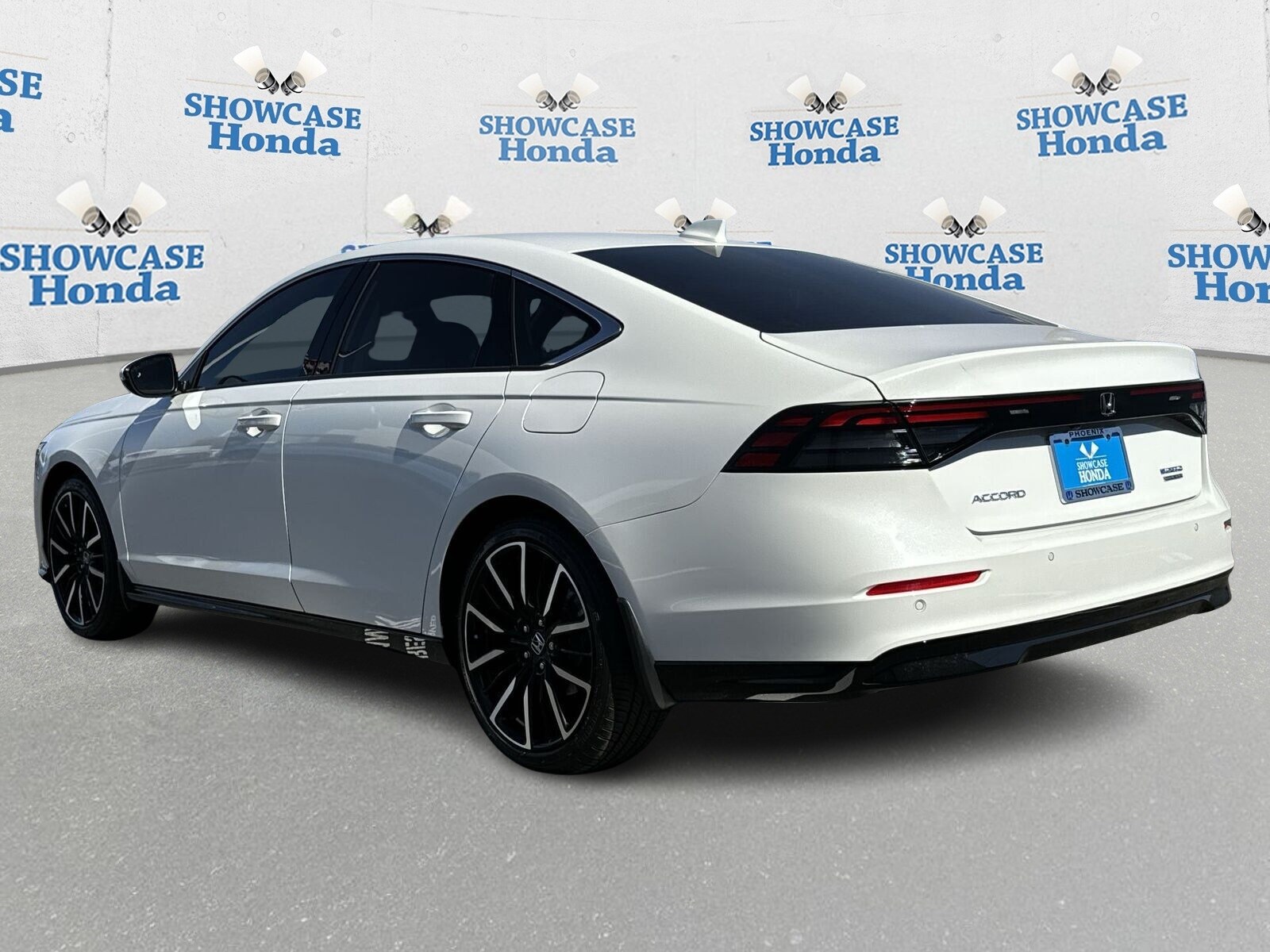 2025 Honda Accord Hybrid Touring photo 2