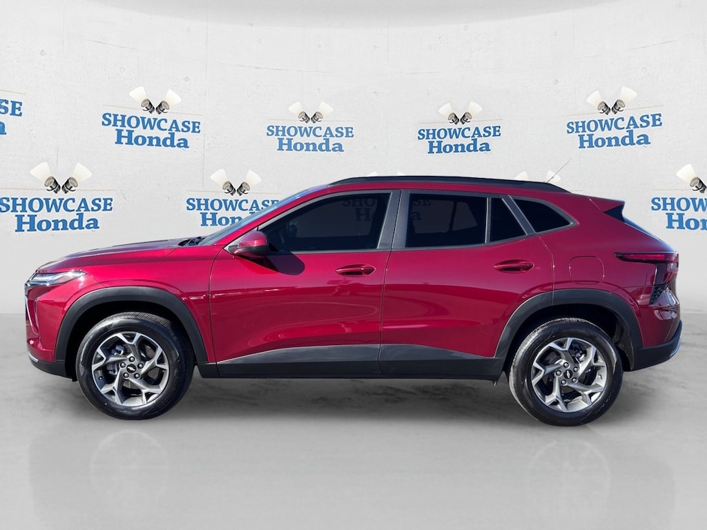 Used 2025 Chevrolet Trax LT SUV