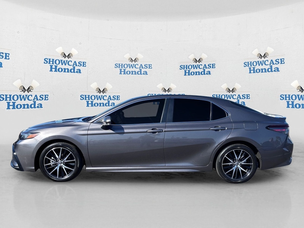 Used 2023 Toyota Camry SE Sedan