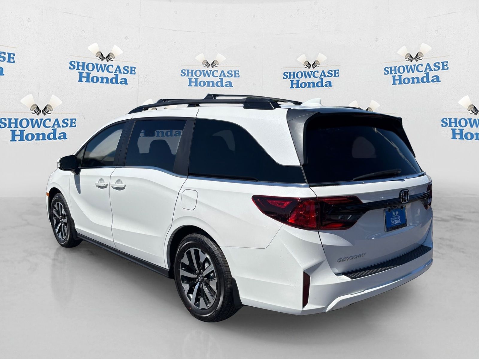 View vehicle photo 2