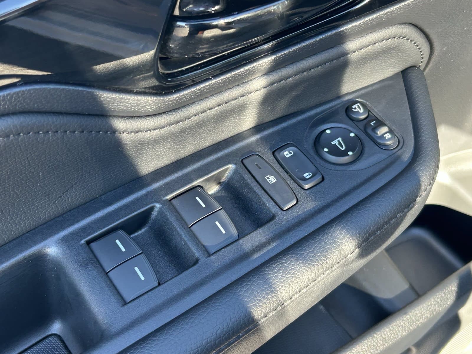 2025 Honda Odyssey Elite - Photo 25