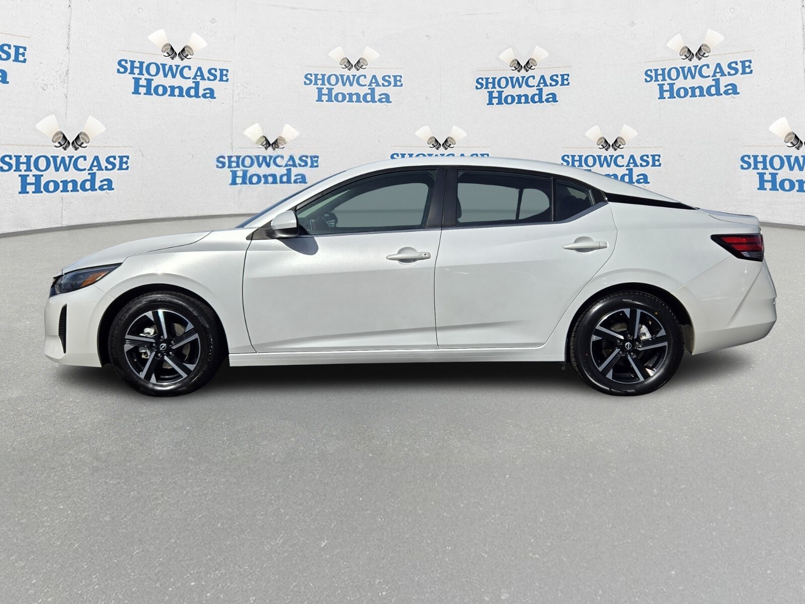 2024 Nissan Sentra SV photo 3