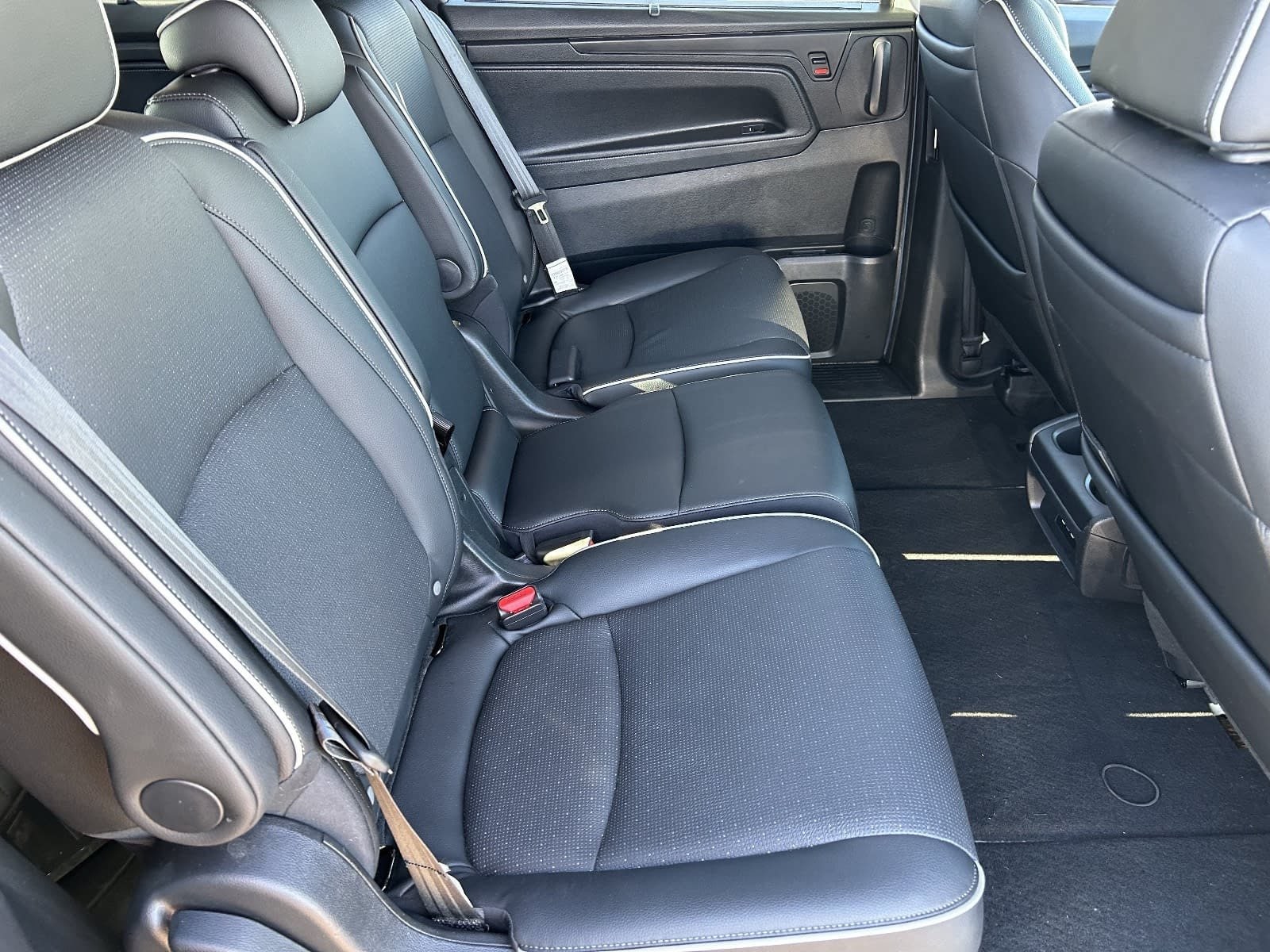 2025 Honda Odyssey Elite - Photo 17