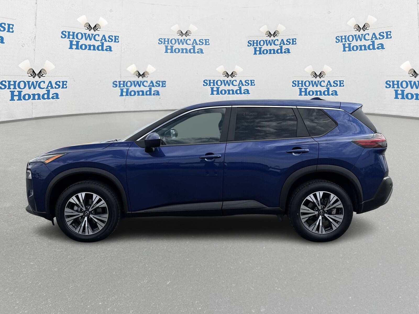 2023 Nissan Rogue SV photo 2