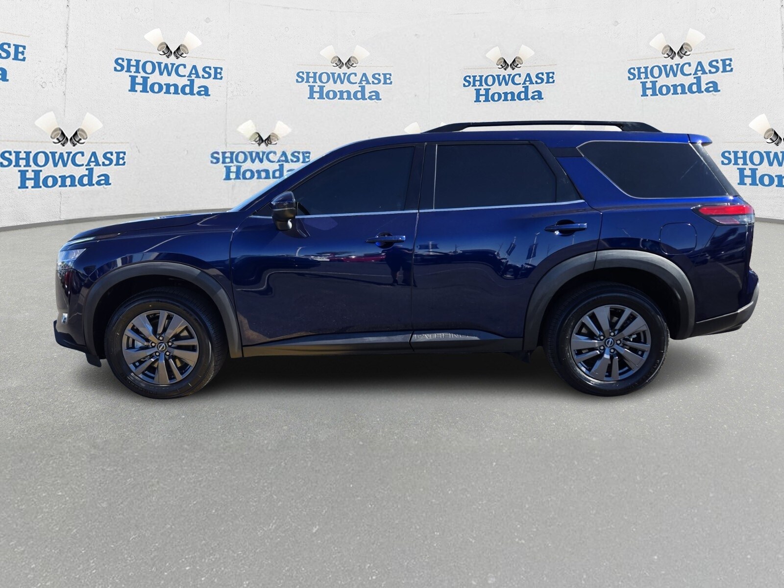 2022 Nissan Pathfinder SV photo 4