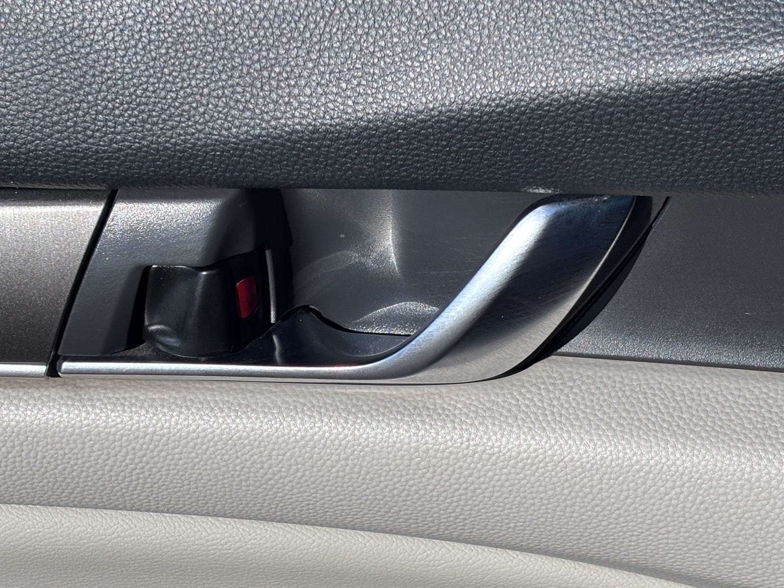 2018 Honda Accord LX - Photo 20