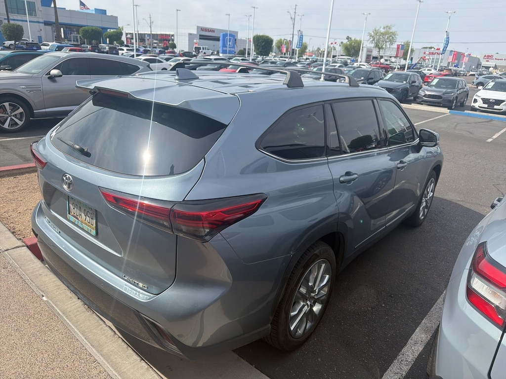 Used 2023 Toyota Highlander Limited SUV