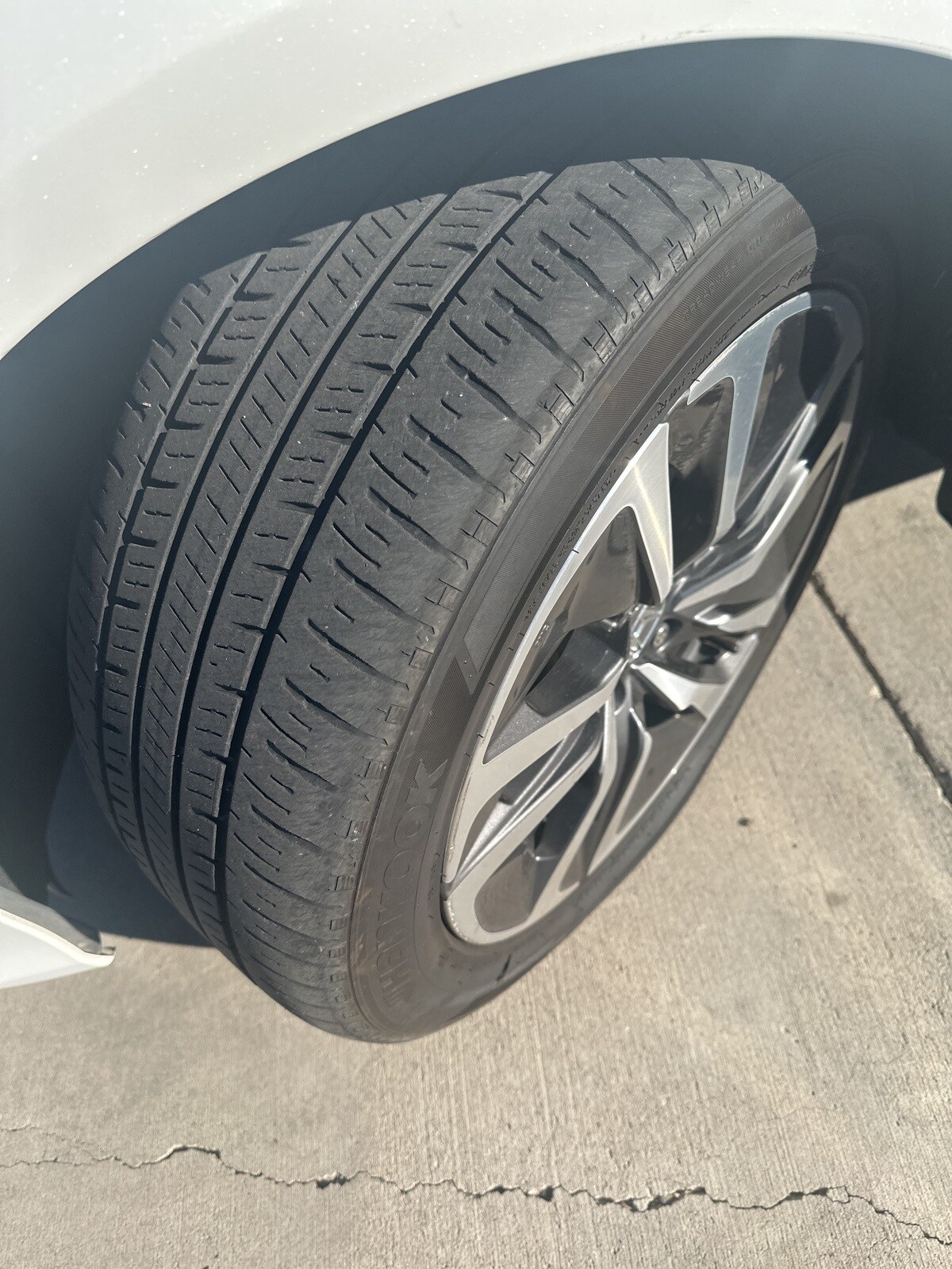 2020 Honda Accord Hybrid Touring photo 2