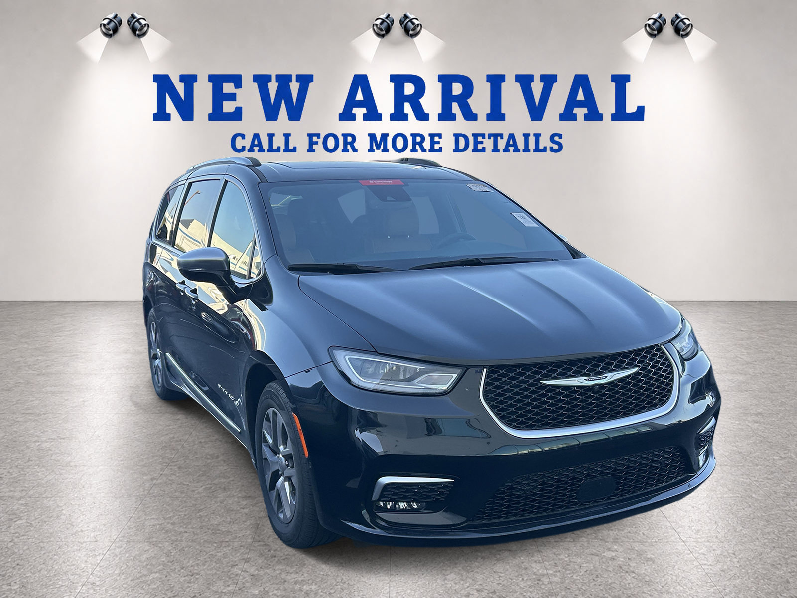 Used 2022 Chrysler Pacifica Hybrid Pinnacle Van Passenger Van