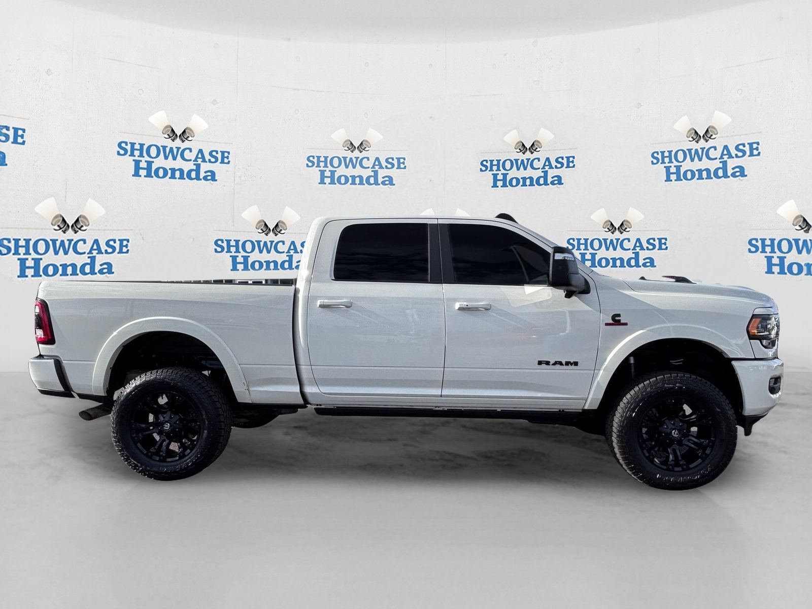 2024 RAM Ram 2500 Pickup Laramie Limited - Photo 9