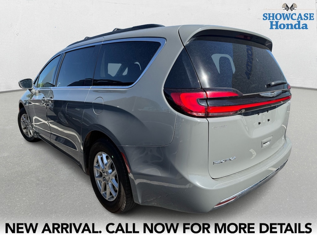 Used 2022 Chrysler Pacifica Touring L Van Passenger Van