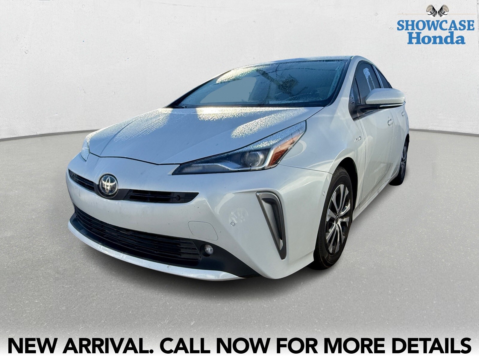 2021 Toyota Prius LE photo 2