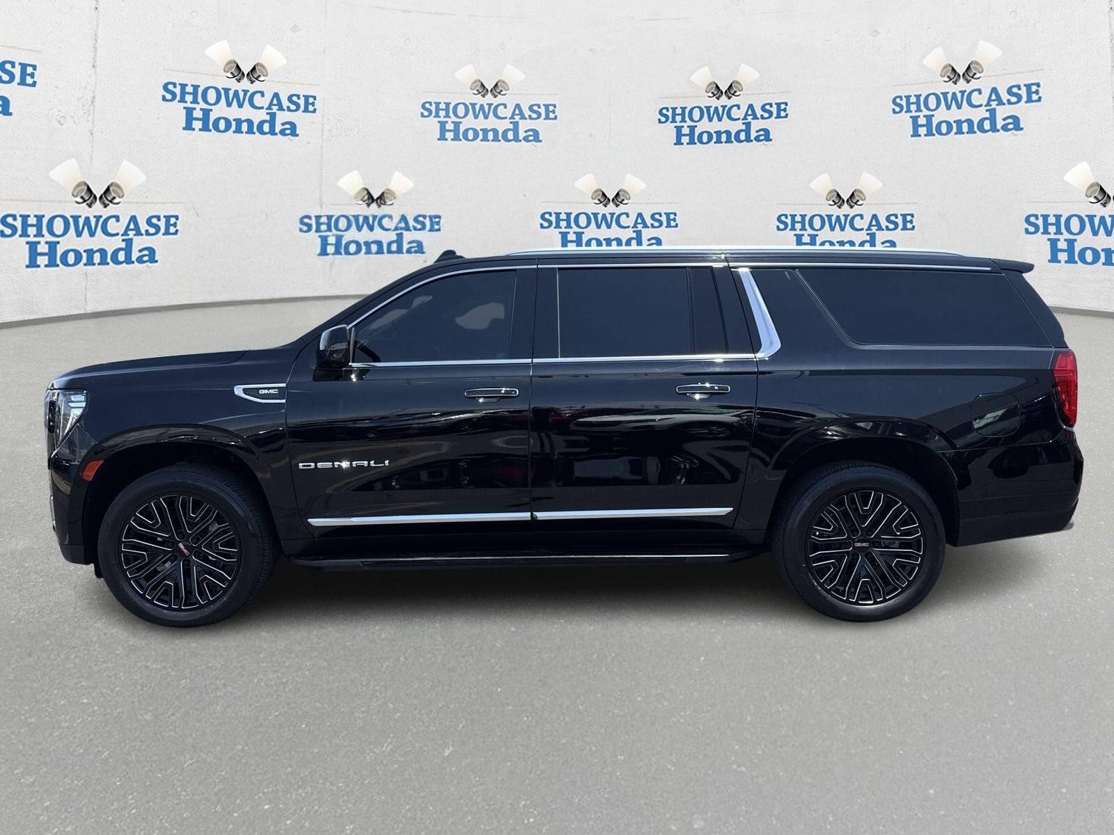Used 2021 GMC Yukon XL Denali with VIN 1GKS2JKL3MR445144 for sale in Phoenix, AZ