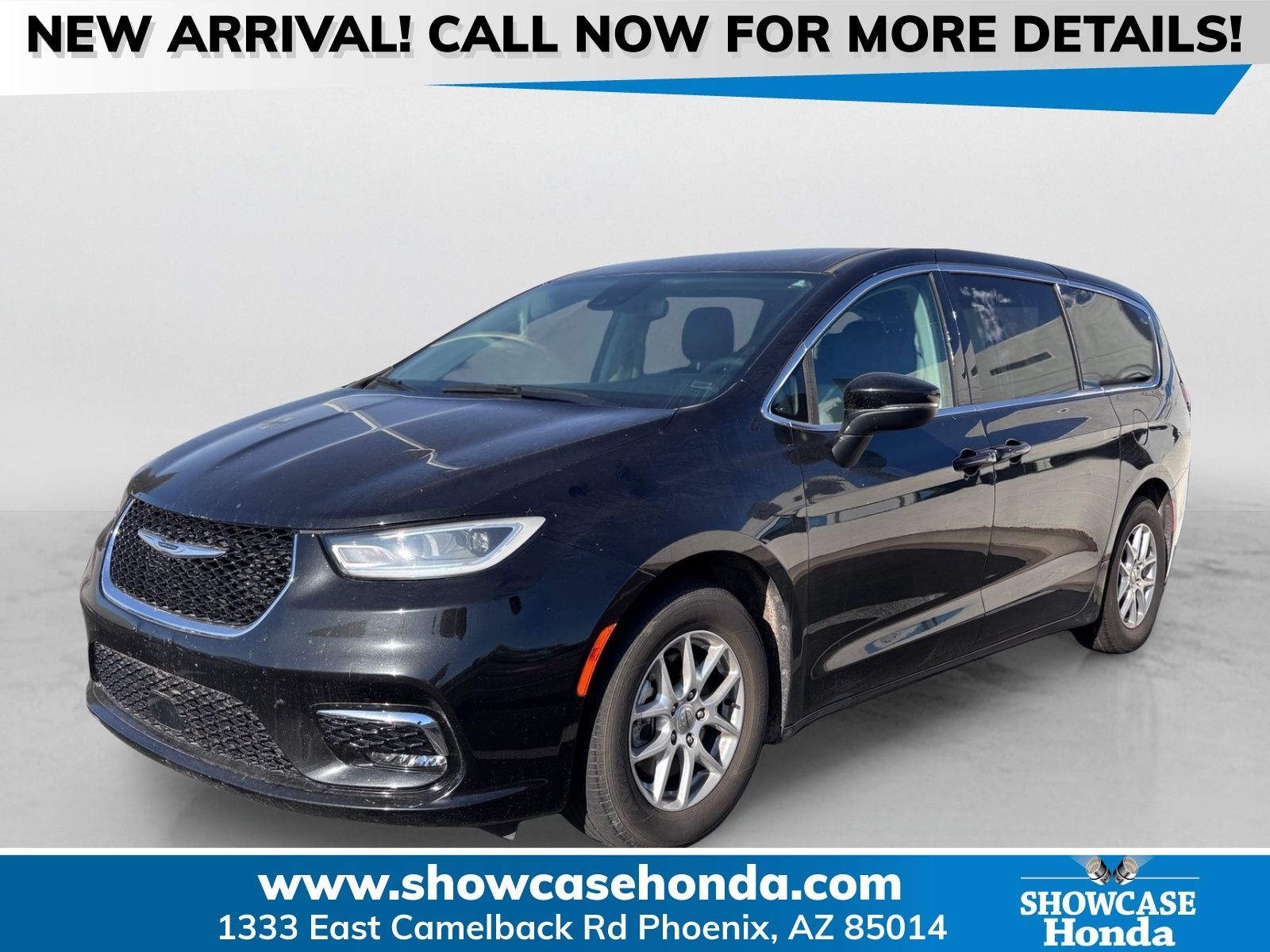 2023 Chrysler Pacifica Touring L's photo