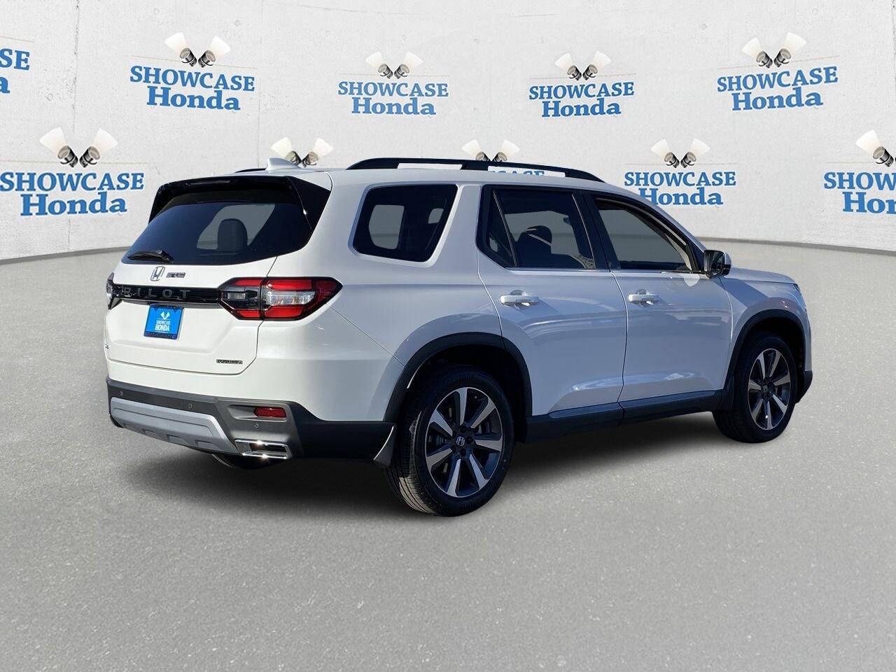 2025 Honda Pilot Touring photo 2