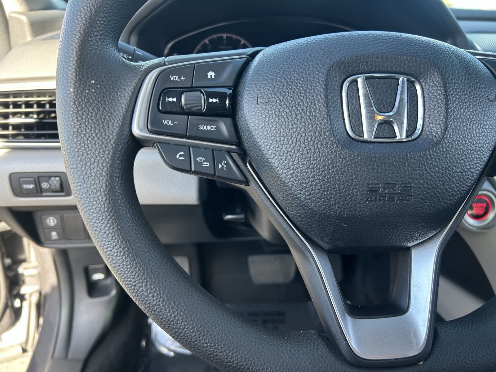 2018 Honda Accord LX - Photo 27