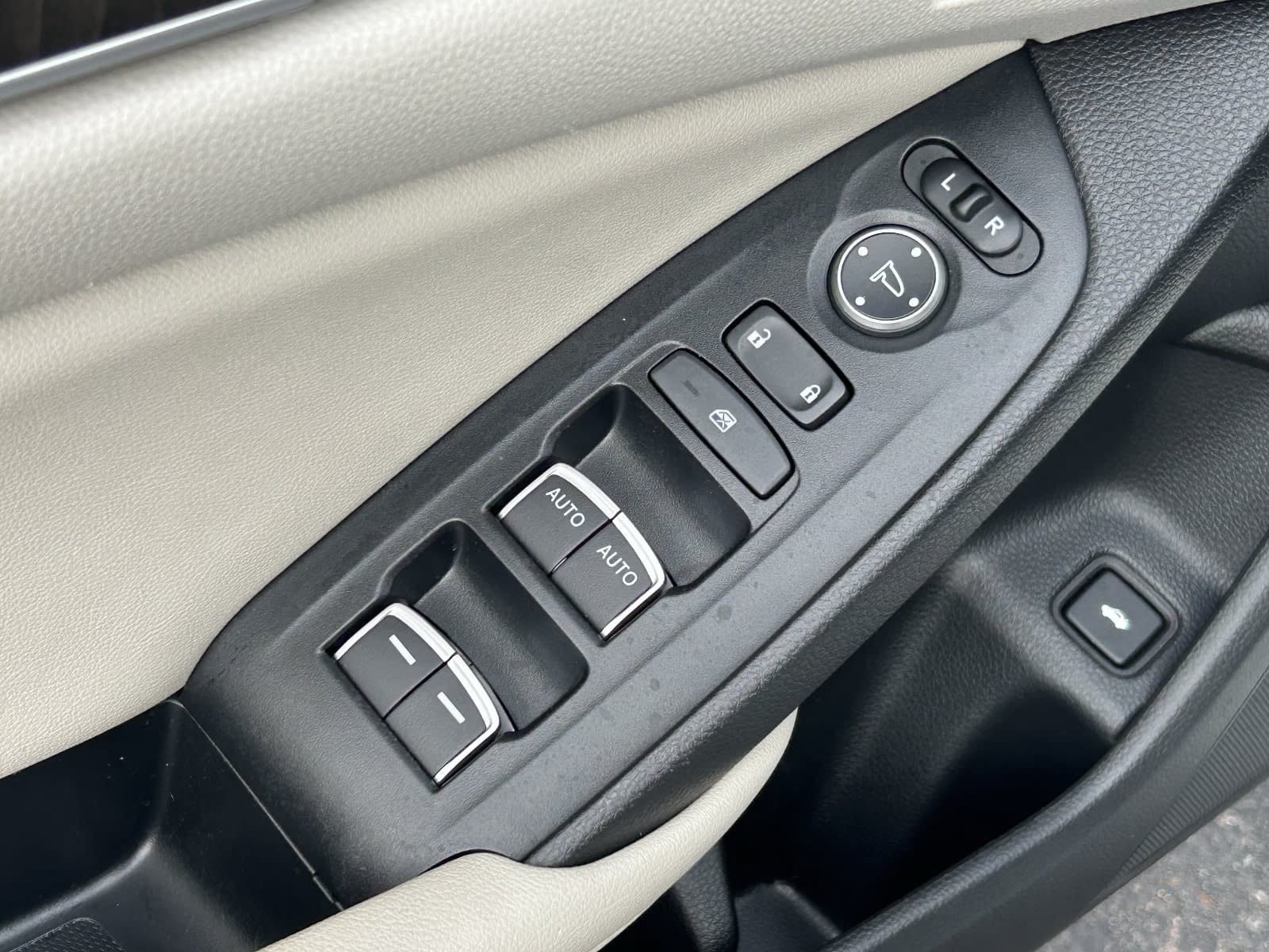 2022 Honda Accord Touring - Photo 26