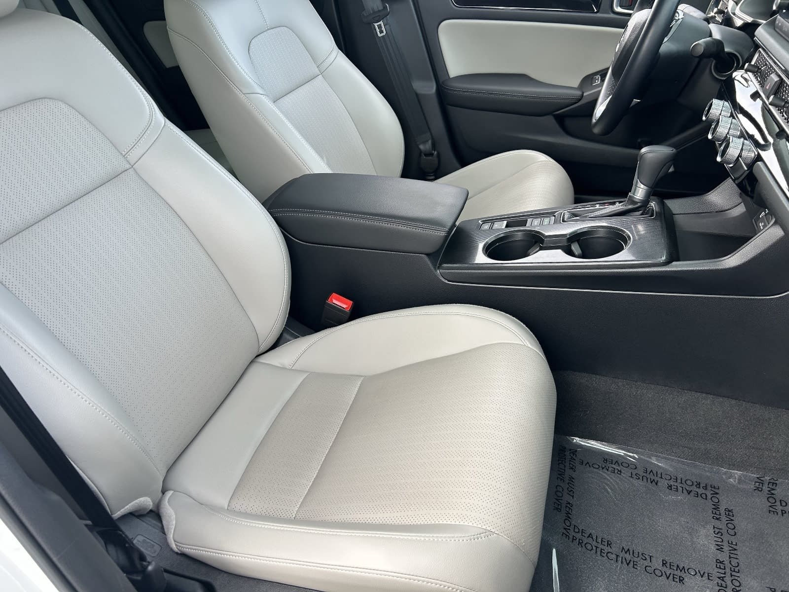 2024 Honda Civic Hatchback EX-L - Photo 13