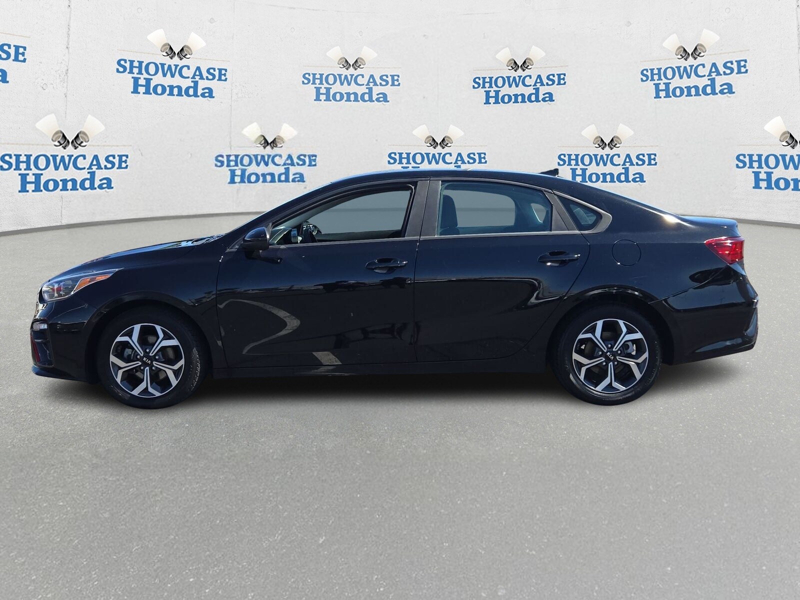 2019 Kia Forte LXS photo 2
