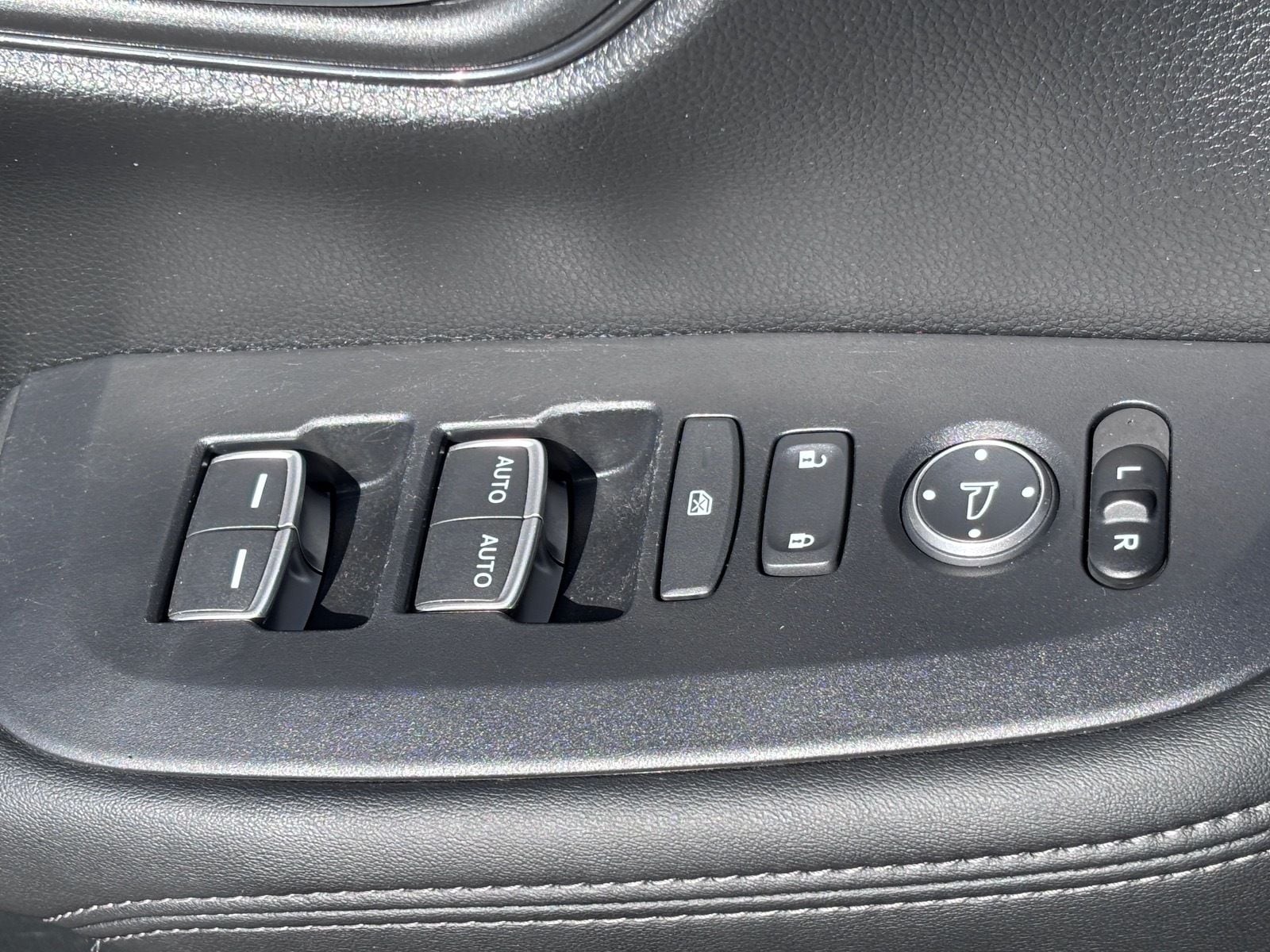 2025 Honda HR-V EX-L - Photo 20