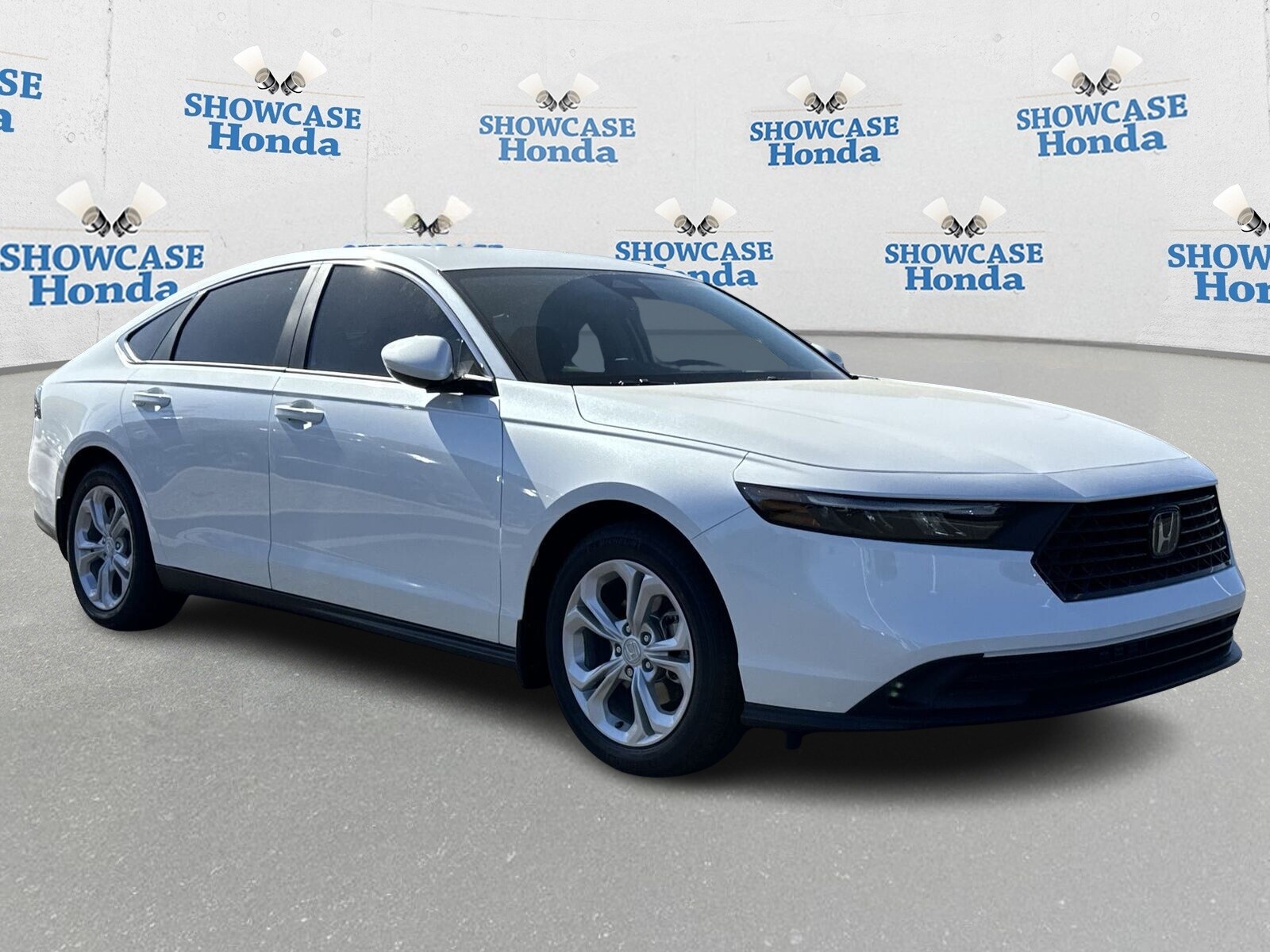 2025 Honda Accord LX photo 4
