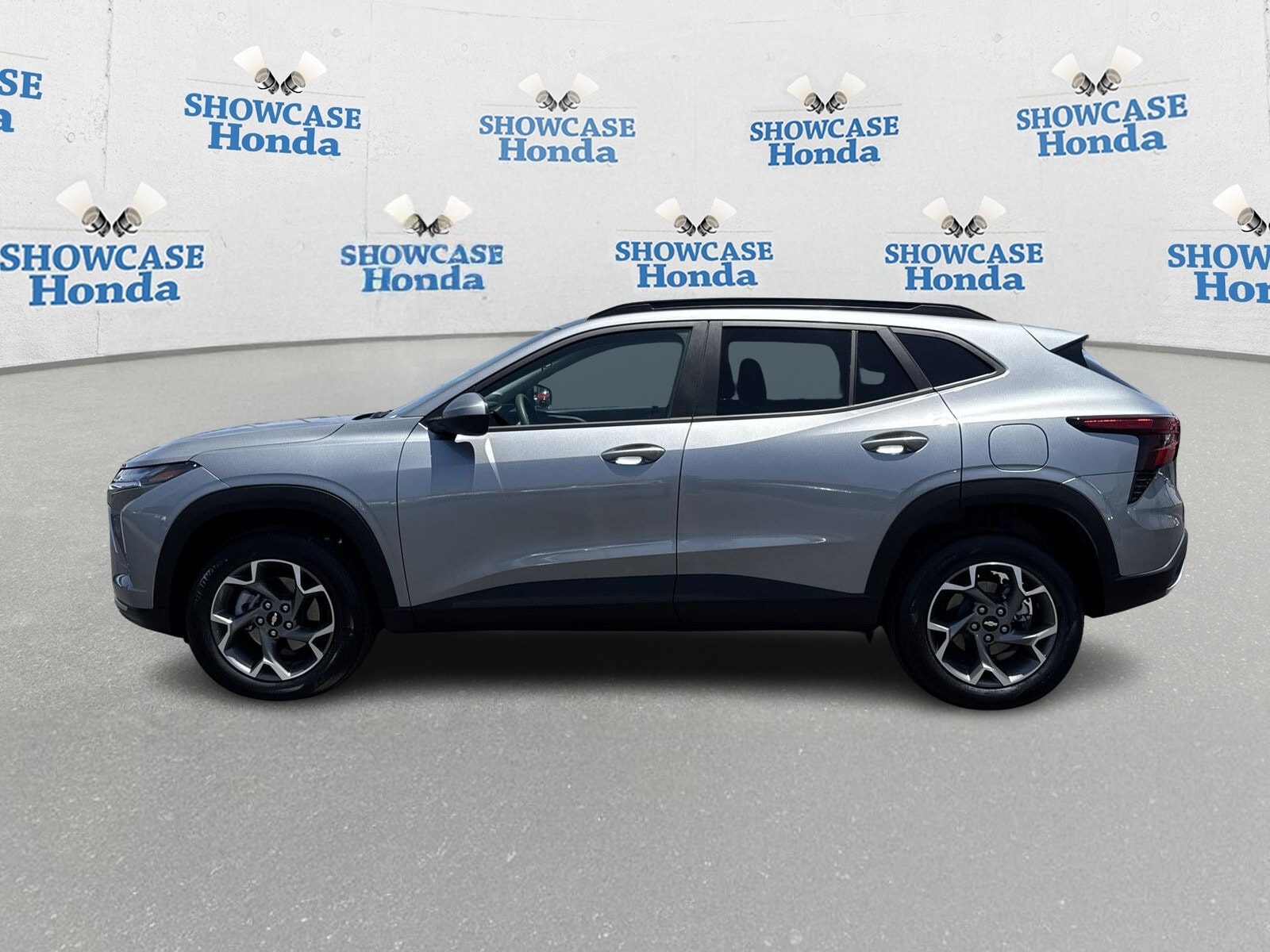 Used 2025 Chevrolet Trax LT with VIN KL77LHEP9SC159754 for sale in Phoenix, AZ