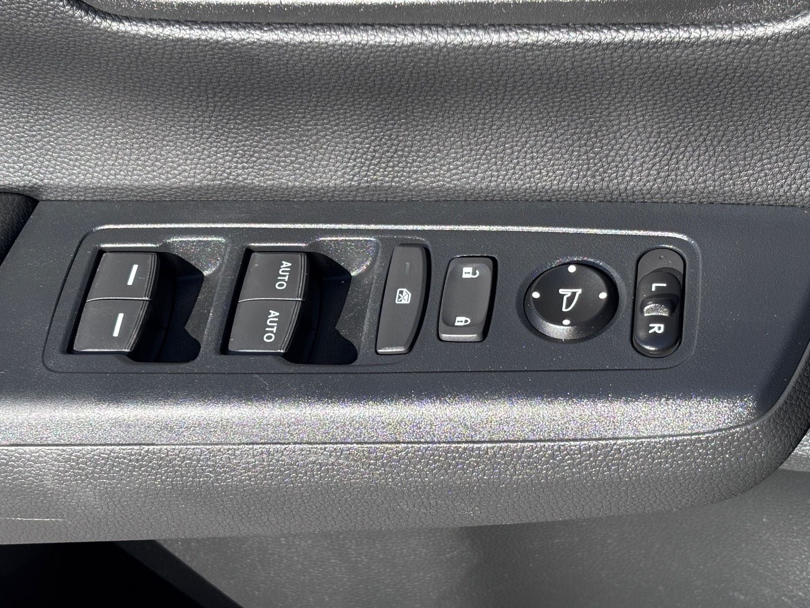 2025 Honda CR-V Sport - Photo 21