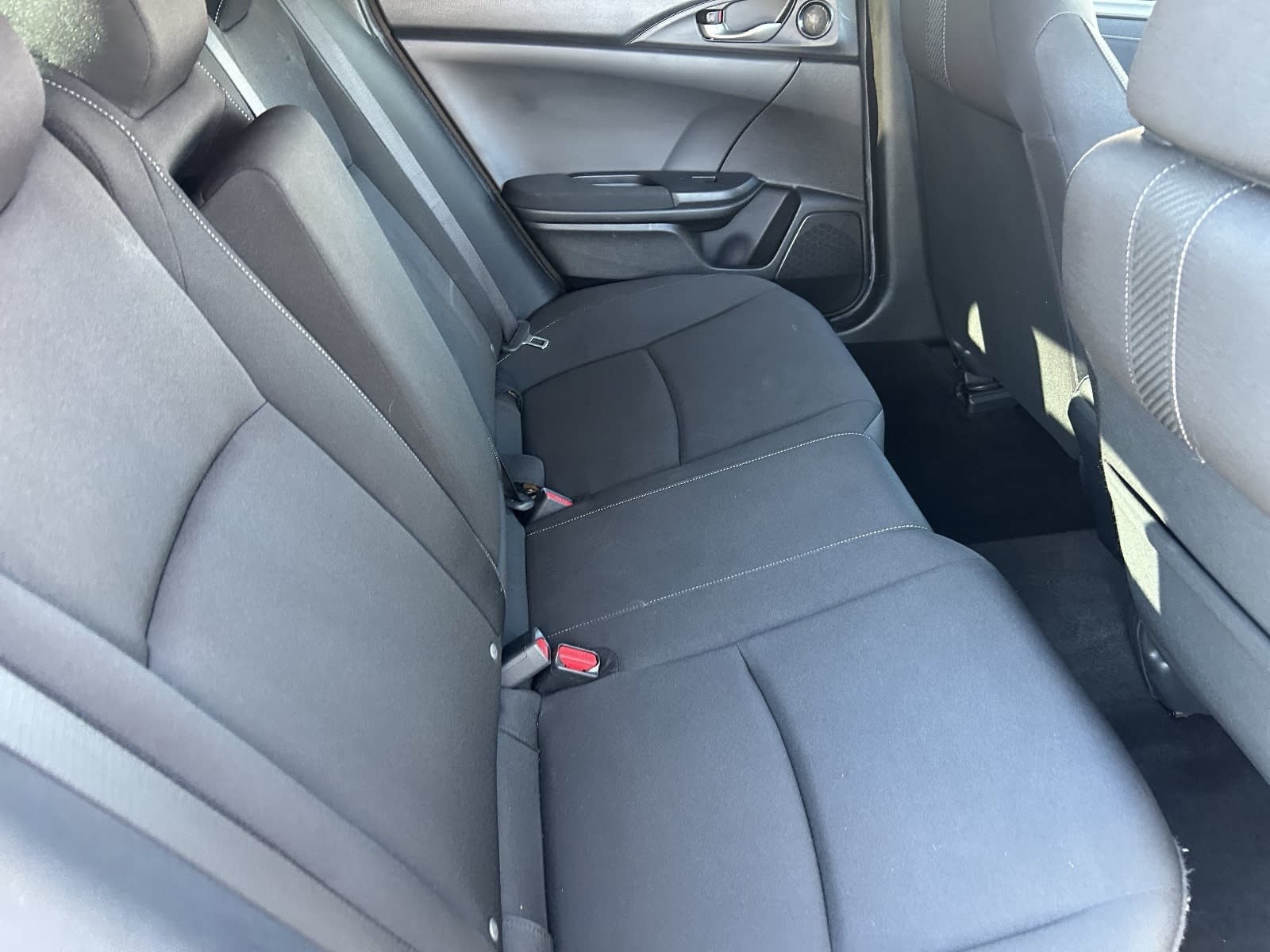2017 Honda Civic Hatchback EX - Photo 16