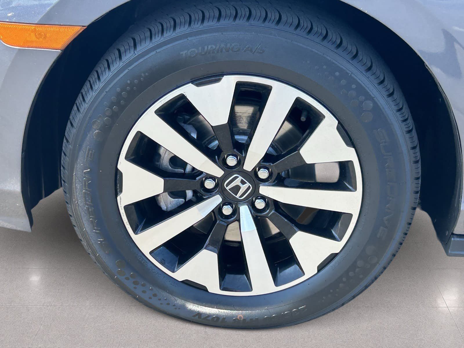 2025 Honda Odyssey EX-L - Photo 10
