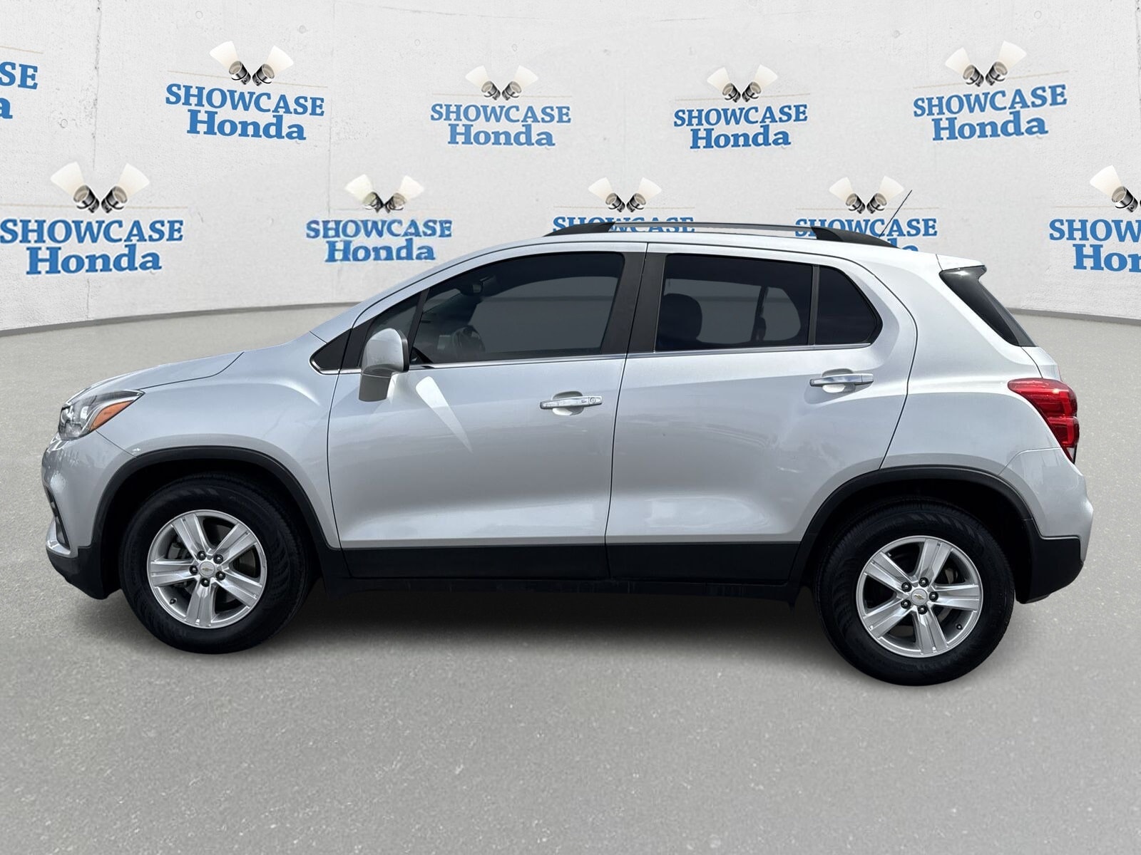 Used 2020 Chevrolet Trax LT with VIN KL7CJLSB8LB012316 for sale in Phoenix, AZ