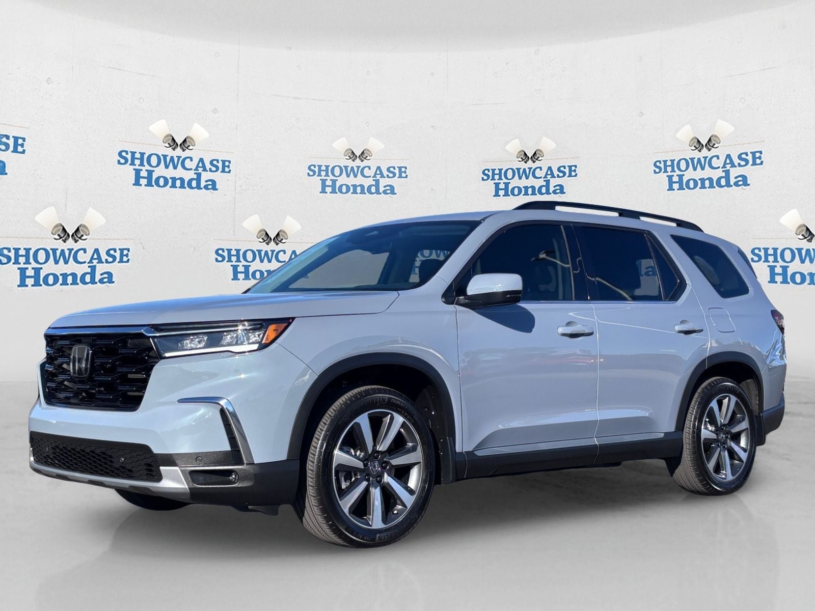 2025 Honda Pilot Touring - Photo 2