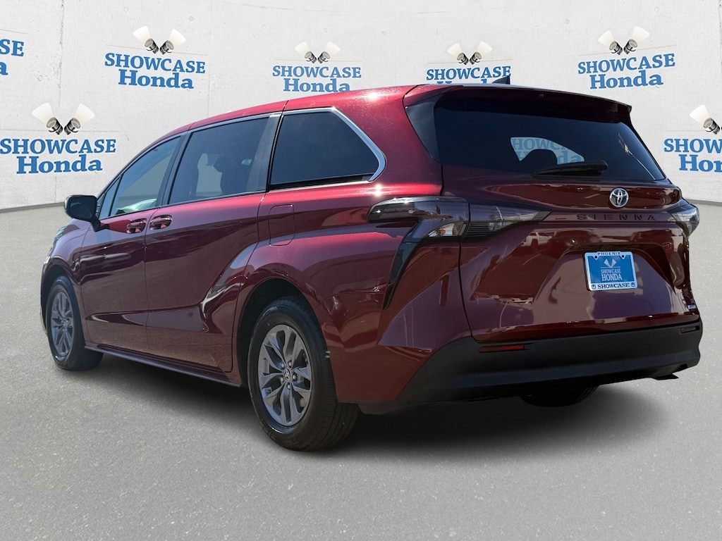 Used 2024 Toyota Sienna LE 8 Passenger Van Passenger Van