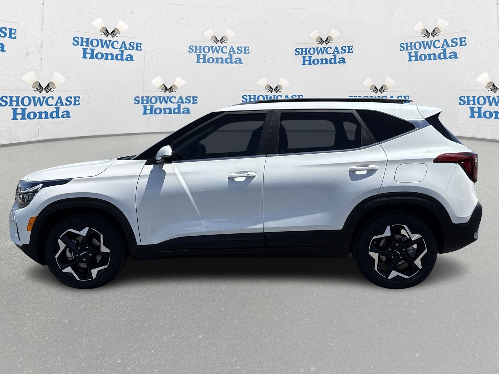 Used 2024 Kia Seltos EX with VIN KNDER2AA4R7506482 for sale in Phoenix, AZ