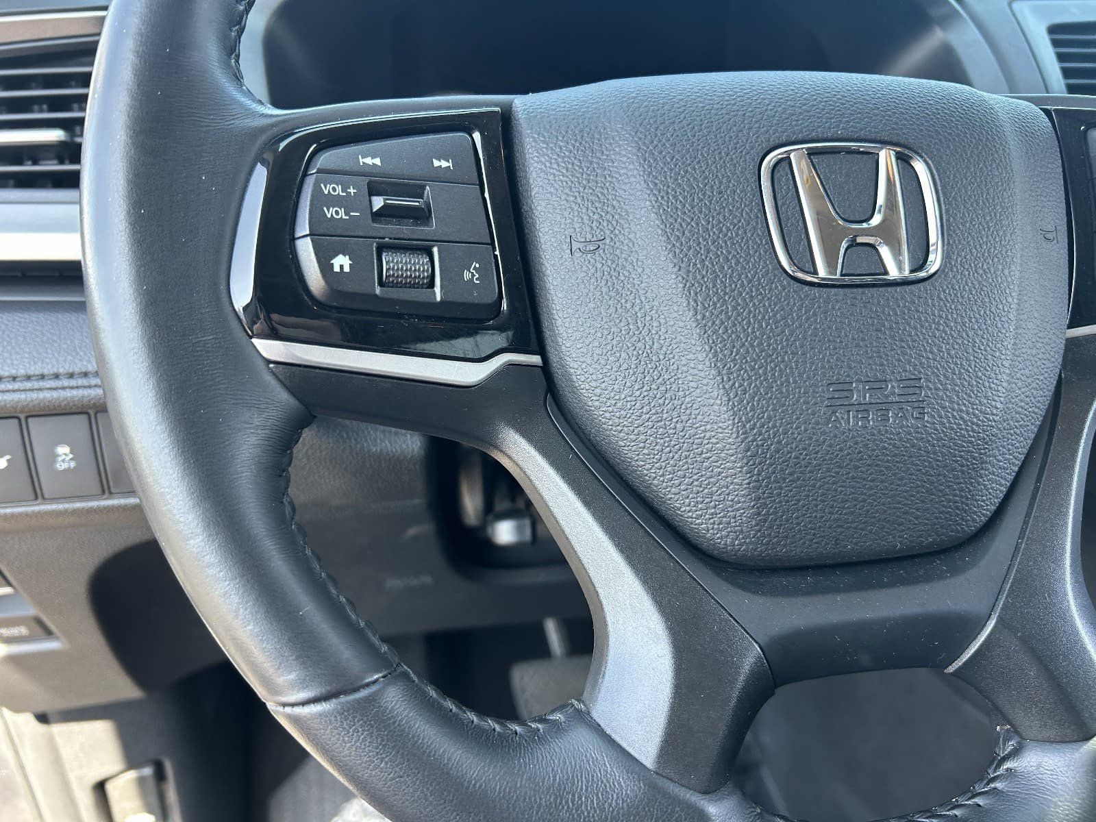 2025 Honda Odyssey EX-L - Photo 27