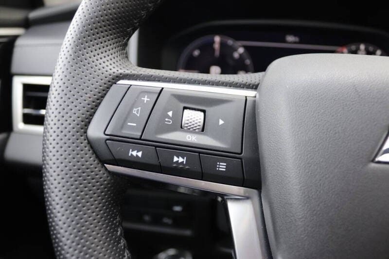 2025 Mitsubishi Outlander Plug-in Hybrid SE - Photo 27