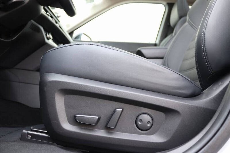 2025 Mitsubishi Outlander Plug-in Hybrid SE - Photo 22