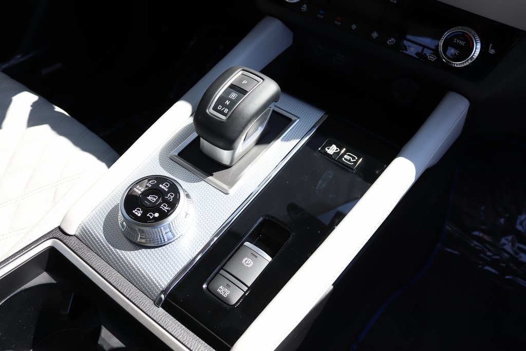 2025 Mitsubishi Outlander Plug-in Hybrid SEL - Photo 20