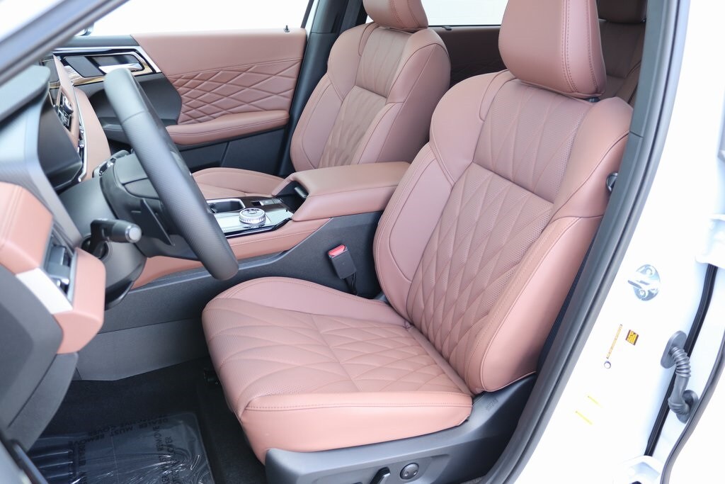 2025 Mitsubishi Outlander SEL photo 3