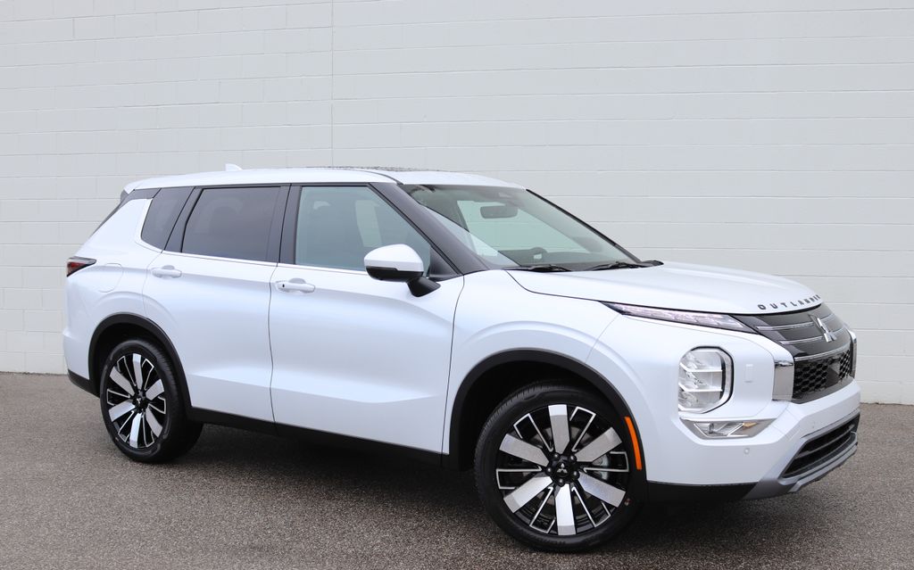 2026 Mitsubishi Outlander SE S-AWC's photo