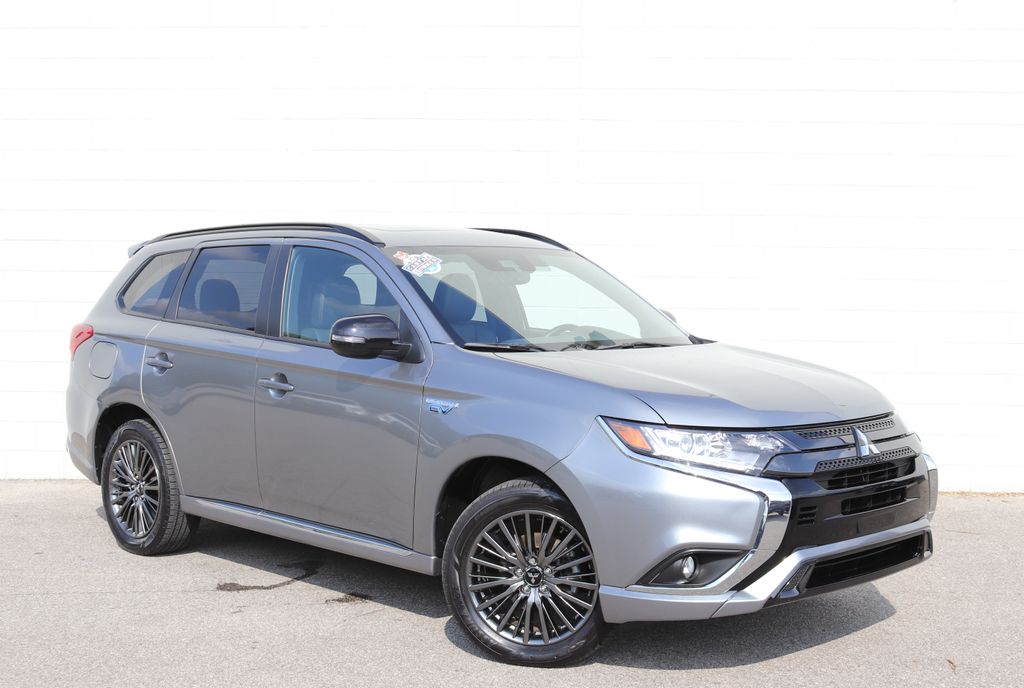 2021 Mitsubishi Outlander LE PHEV S-AWC's photo
