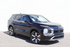 2025 Mitsubishi Outlander SE SUV