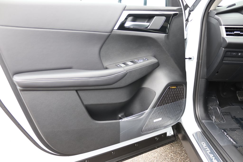2026 Mitsubishi Outlander SE - Photo 11