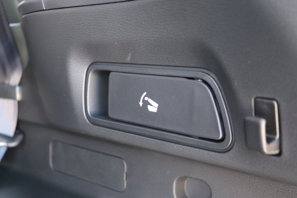 2025 Mitsubishi Outlander Plug-in Hybrid SEL - Photo 26