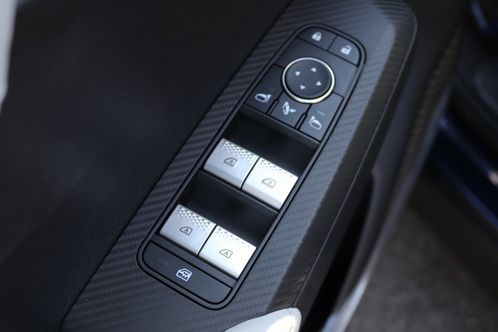 2025 Mitsubishi Outlander Plug-in Hybrid SEL - Photo 31