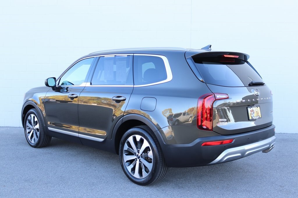 2020 Kia Telluride S photo 2