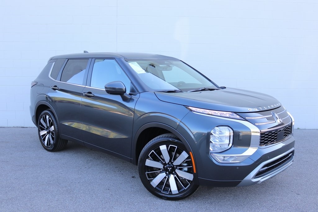 New 2025 Mitsubishi Outlander SE SUV