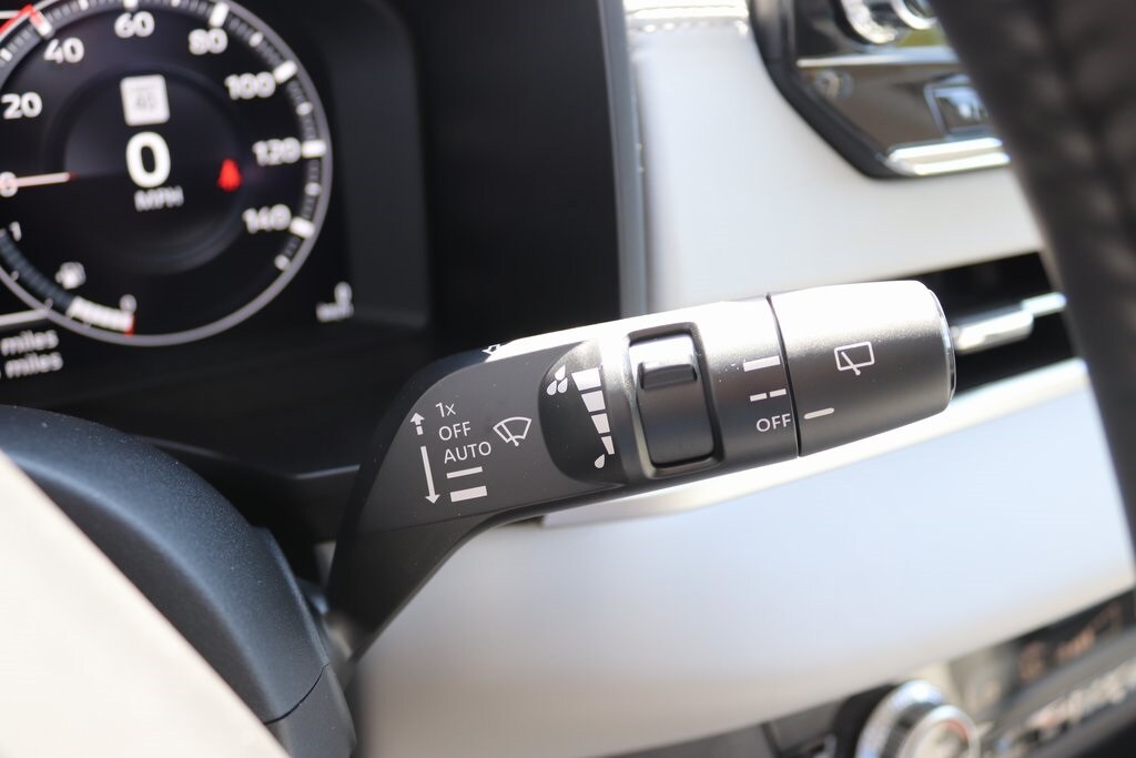 2025 Mitsubishi Outlander Plug-in Hybrid SEL - Photo 35