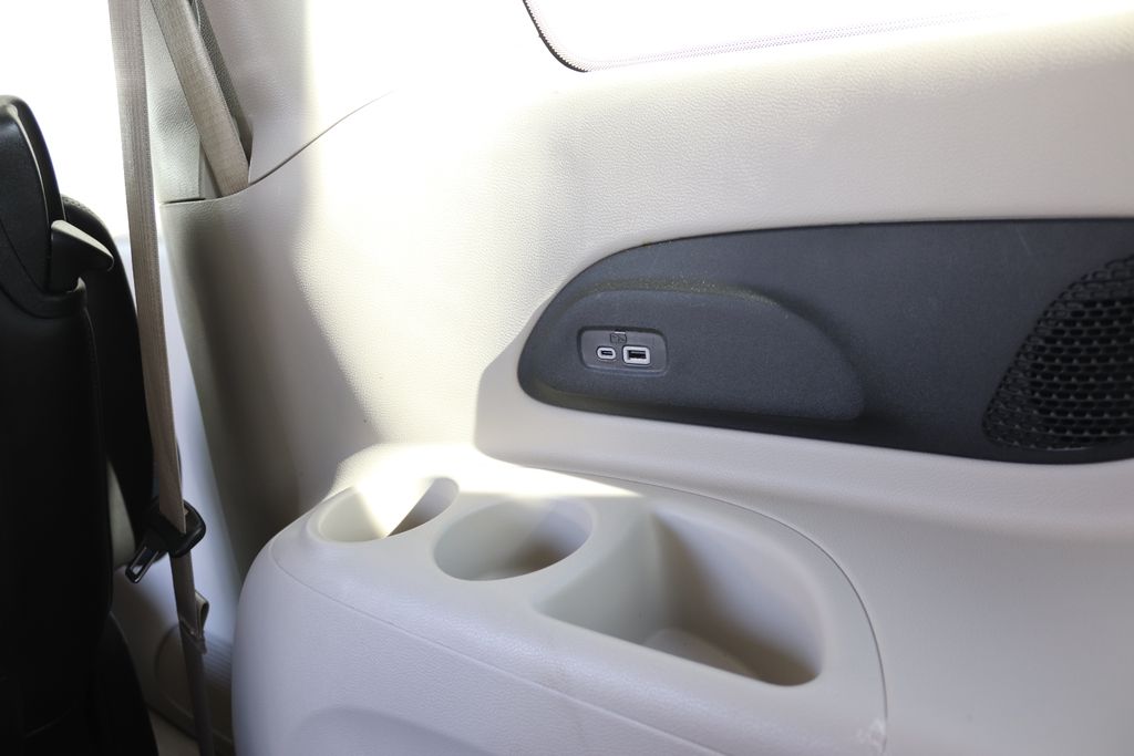 2023 Chrysler Pacifica Hybrid Limited - Photo 42