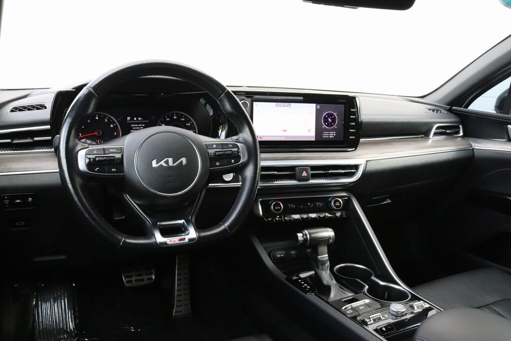 2022 Kia K5 GT-Line photo 2