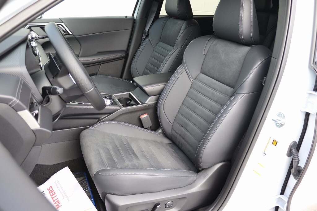 2025 Mitsubishi Outlander PHEV SE photo 4